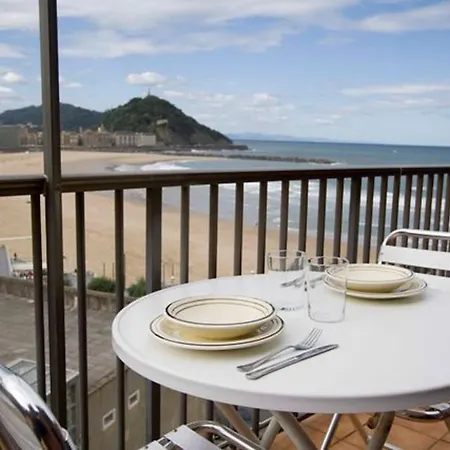 The Collection | Zurriola Beach 산세바스티안